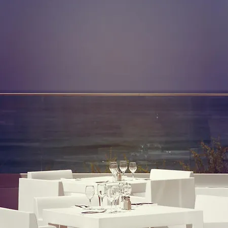 Le Grand De La Hotel