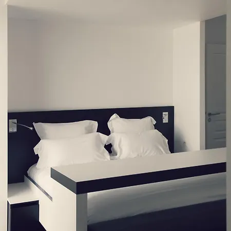 Le Grand De La Hotel 4*