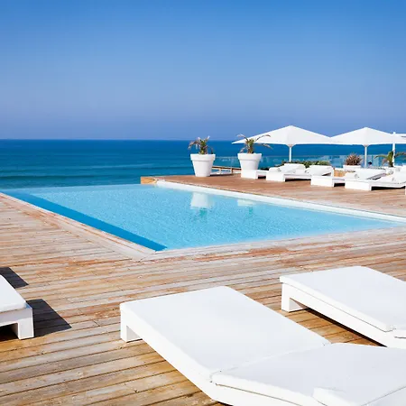 Le Grand De La Hotel