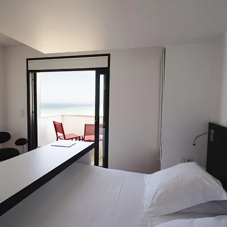 Le Grand De La Hotel 4*