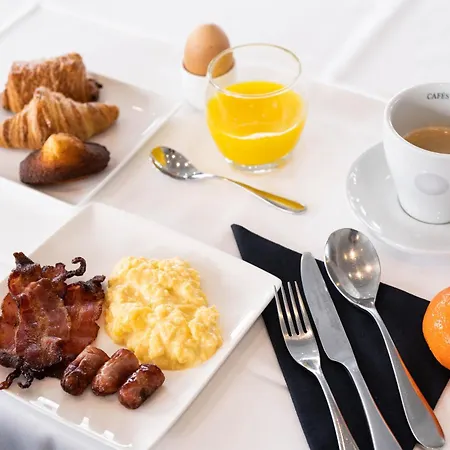 Le Grand De La Hotel 4*