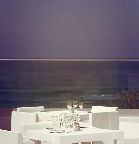 Le Grand De La Hotel