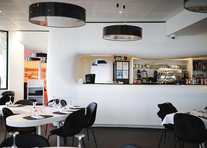 Le Grand De La Hotel