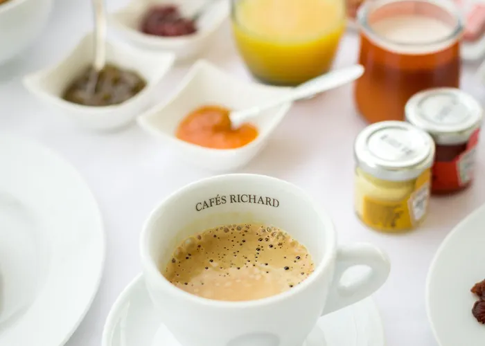 Le Grand De La Hotel 4*