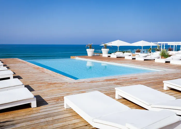 Le Grand De La Hotel