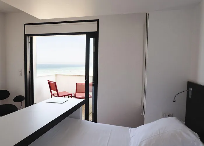 Le Grand De La Hotel 4*