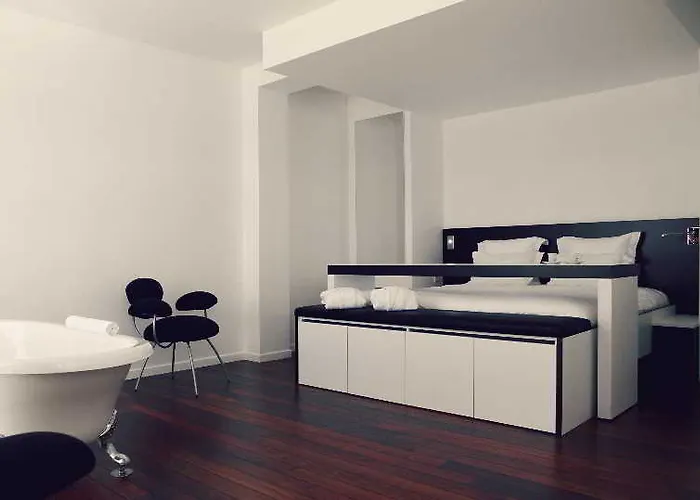 Le Grand De La Hotel